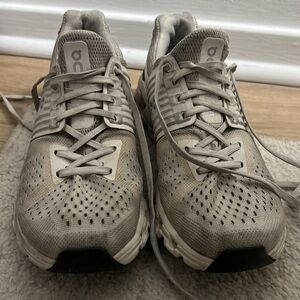 On Cloud Swift Womens Sneakers 6.5